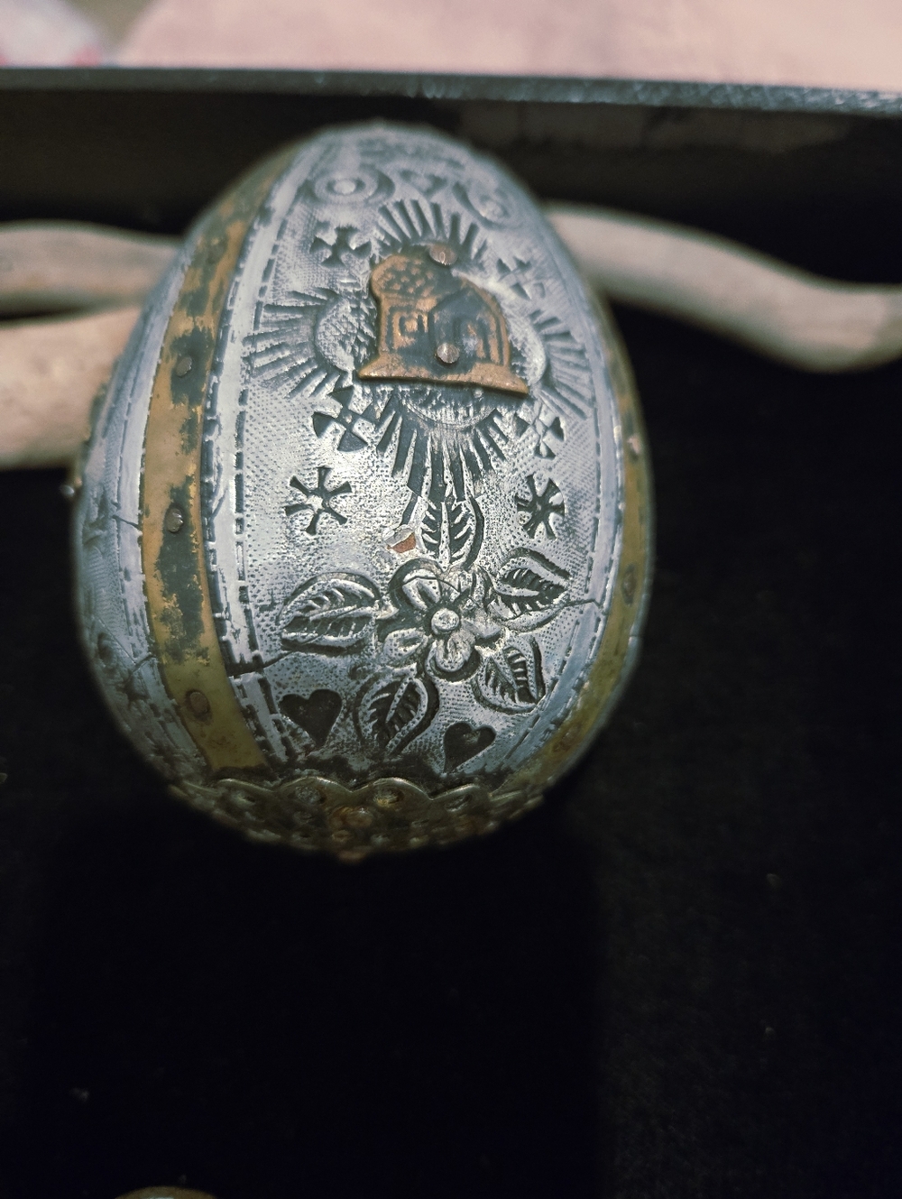 Vintage Mexican Milagro Prayer Egg - Picture 6 of 6